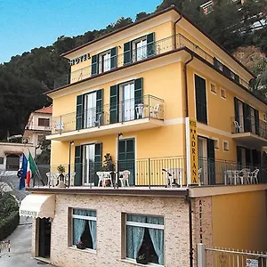 https://hotel-adriana-laigueglia.hotelitalianriviera.com