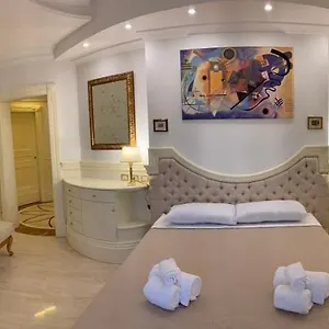 https://simons-guest-house.it-romehotels.com