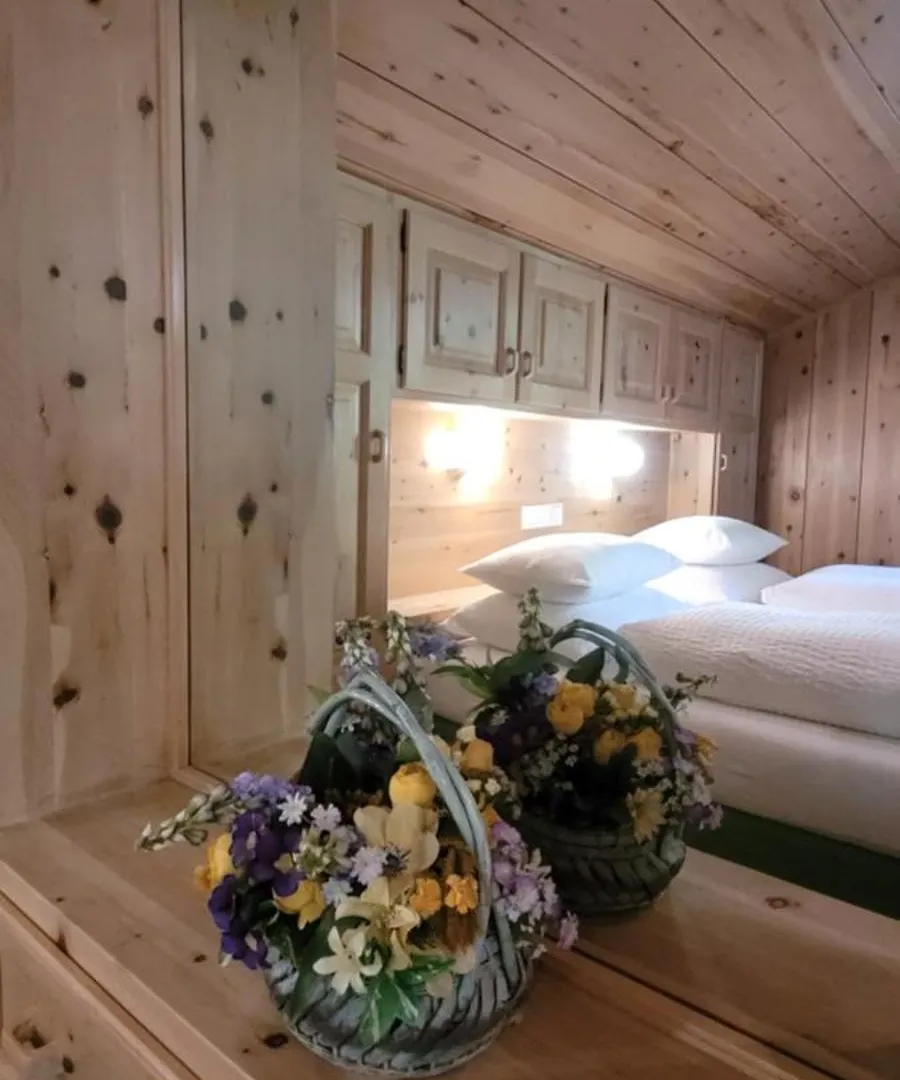 ***  אראבה Hotel Garni Royal איטליה