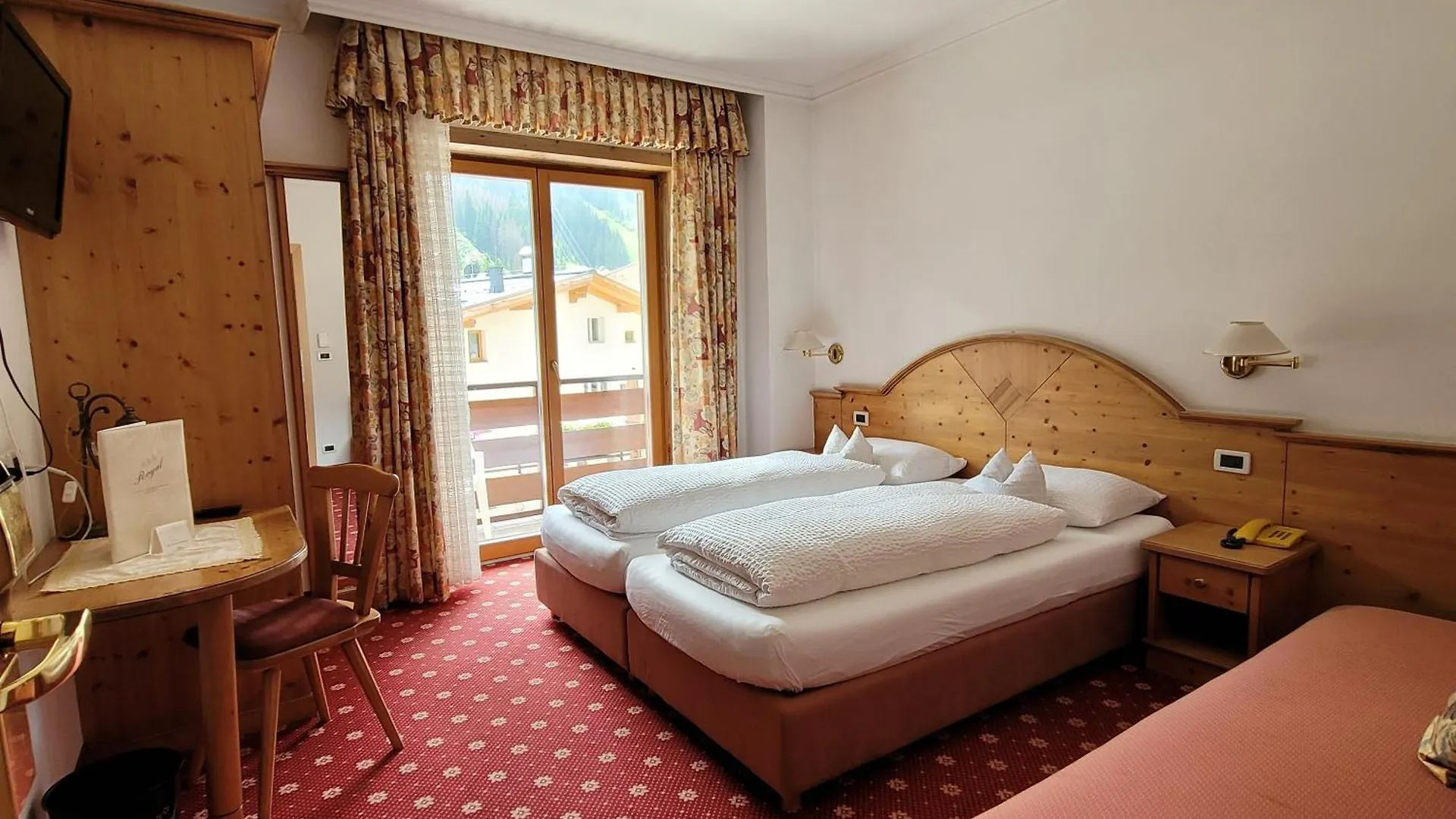 אראבה Hotel Garni Royal 3*,  איטליה