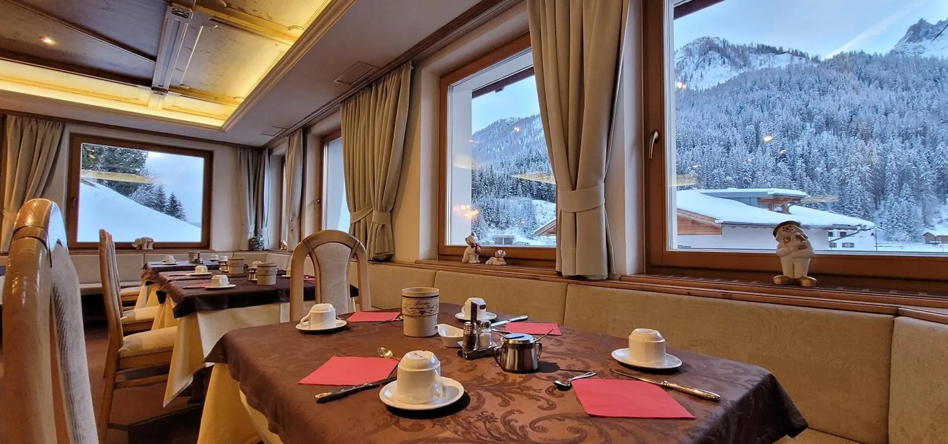 אראבה Hotel Garni Royal